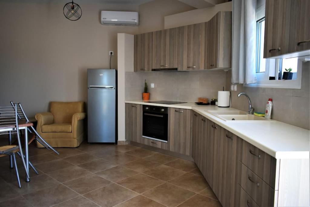 Smailis Apartment 2 Ligourion Exteriör bild