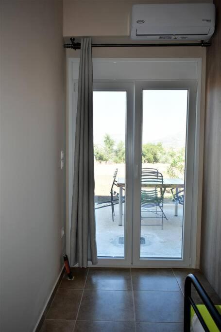 Smailis Apartment 2 Ligourion Exteriör bild